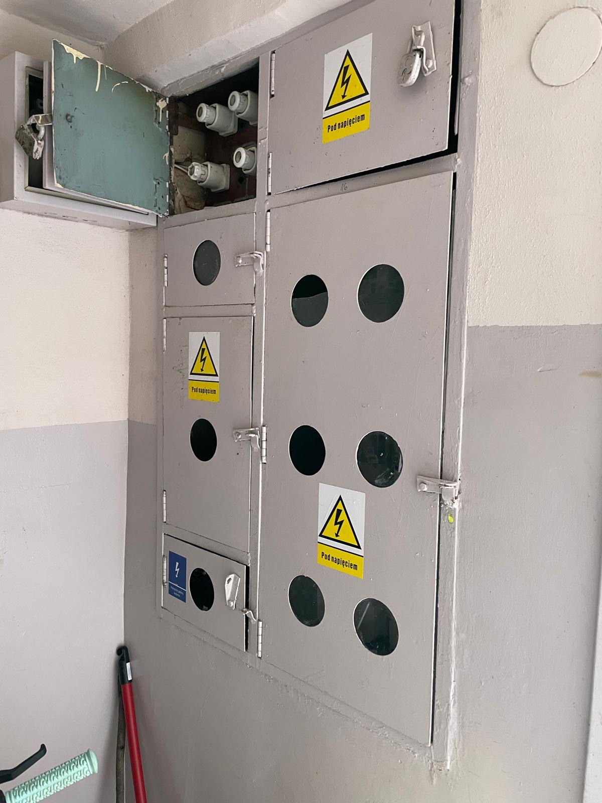 Realizacja instalacji elektrycznej w bloku mieszkalnym